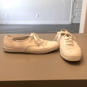 Keds Champion White Leather Sneaker like new condition. Size 8 womens